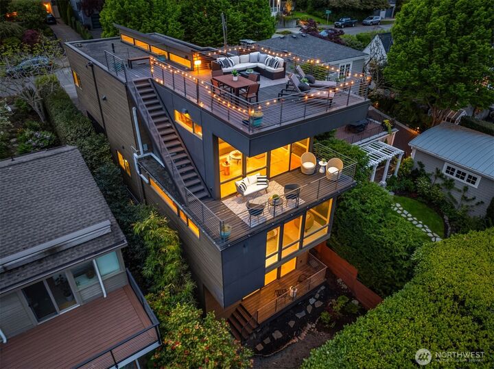 Property Photo:  3812  Cascadia Avenue S  WA 98118 