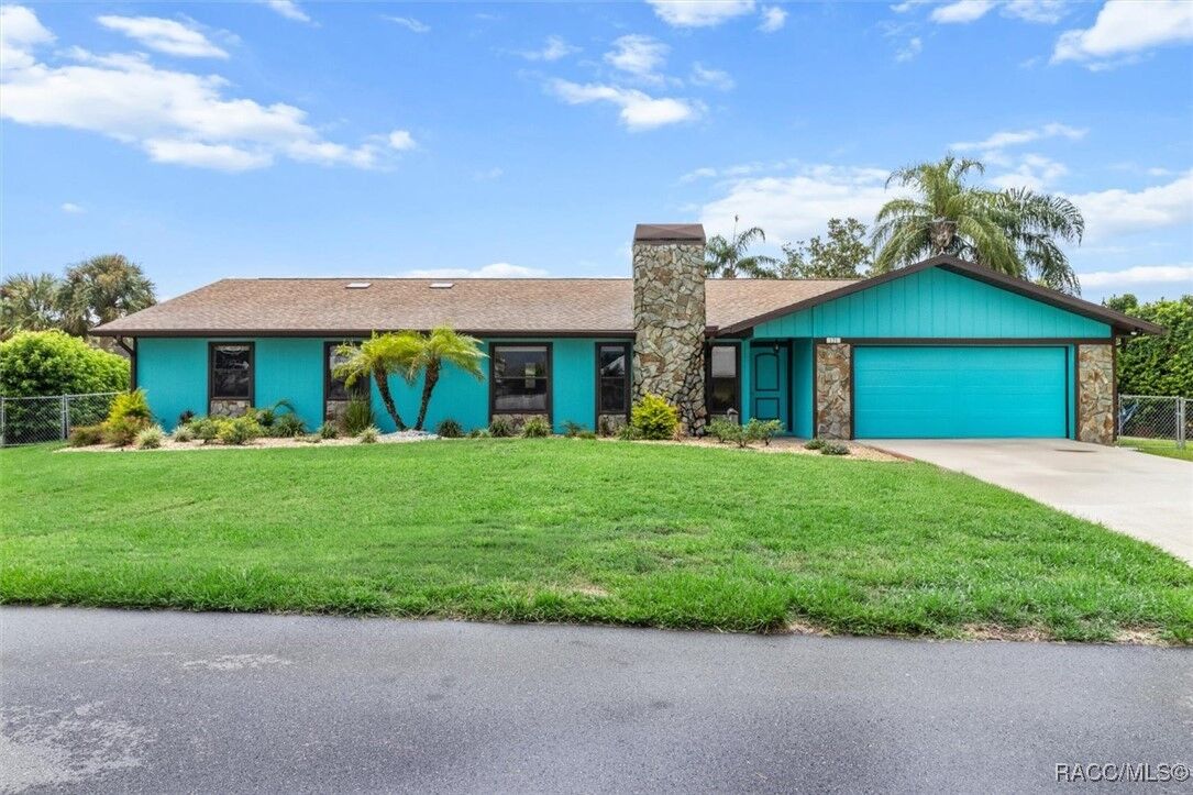 Property Photo: 121 SE 2nd Avenue FL 34429
