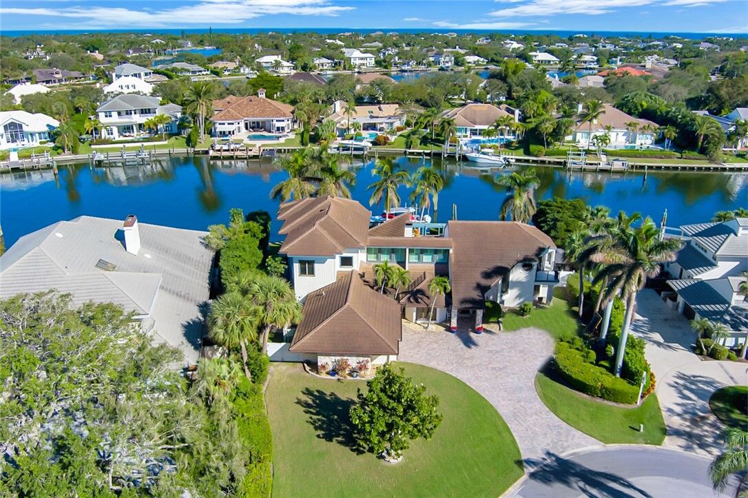 Property Photo: 136 Anchor Drive FL 32963