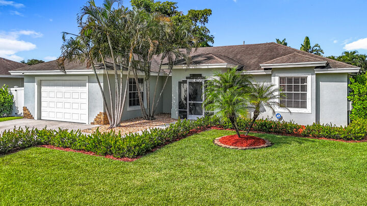 Property Photo:  2602 SW Cameo Boulevard  FL 34953 