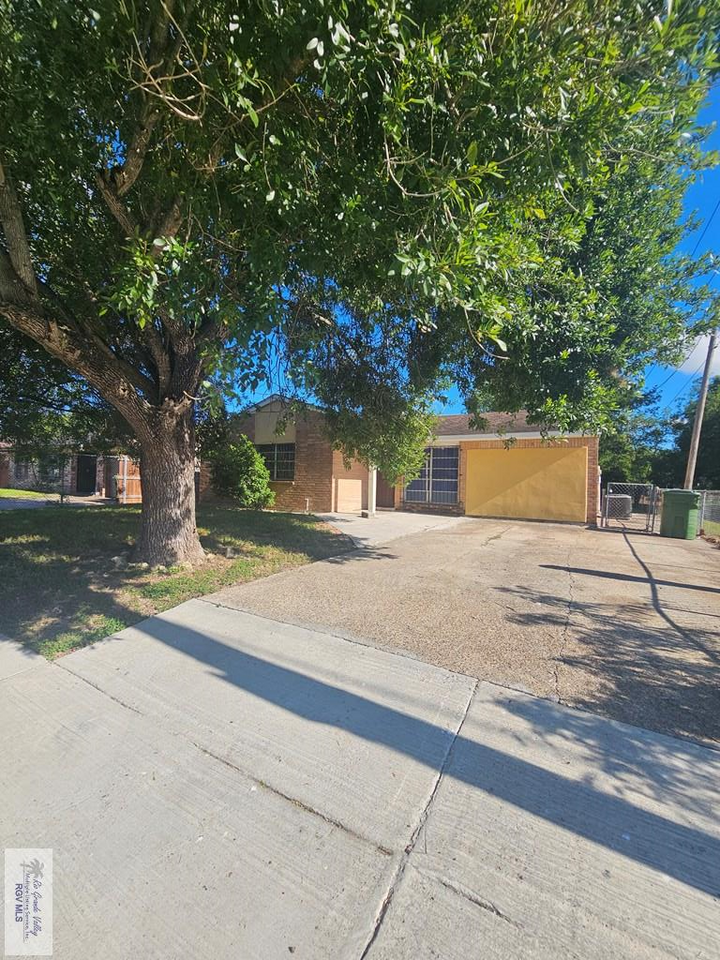 Property Photo: 365 Los Ebanos Blvd. TX 78520