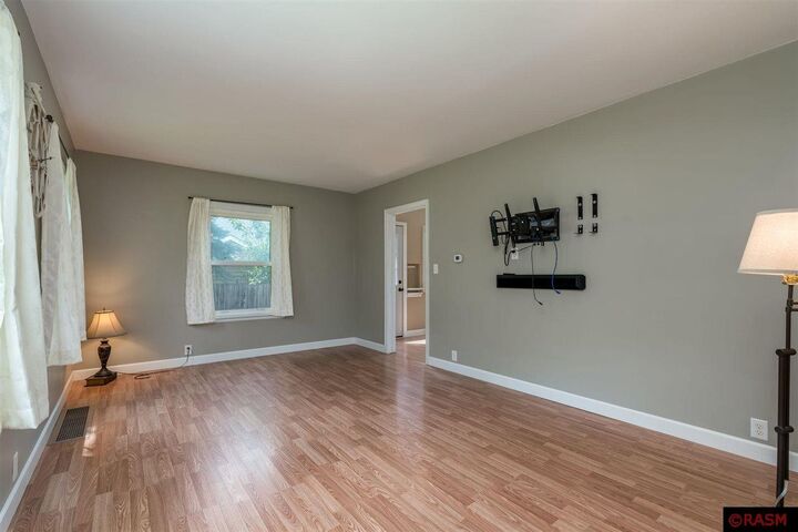 Property Photo:  809 Lyndale Street  MN 56003 