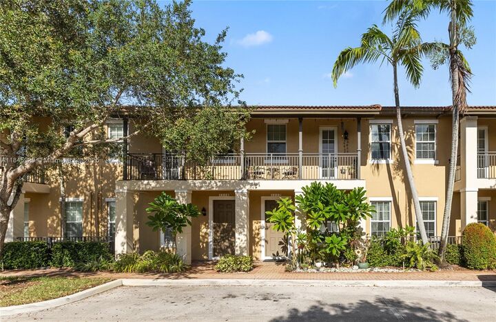 1112 SW 146th Ter  Pembroke Pines FL 33027 photo
