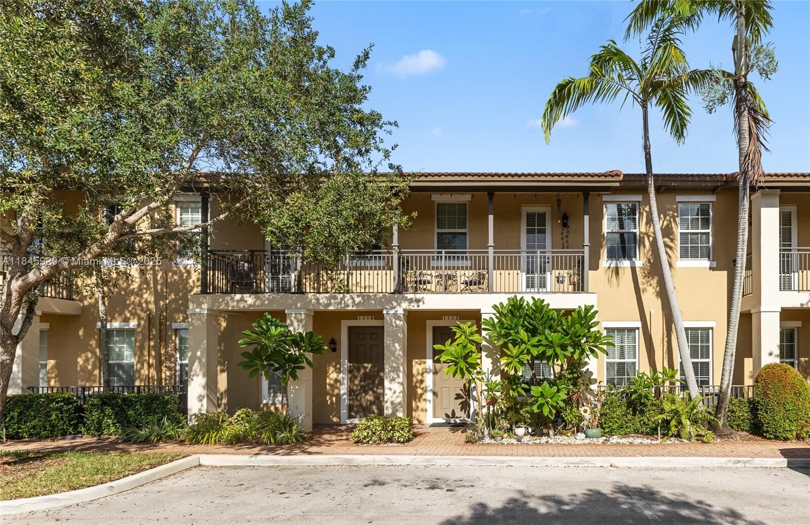 Property Photo: 1112 SW 146th Ter FL 33027
