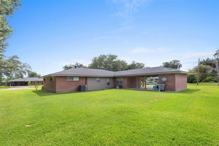 Property Photo:  524 Contour St  LA 70605 