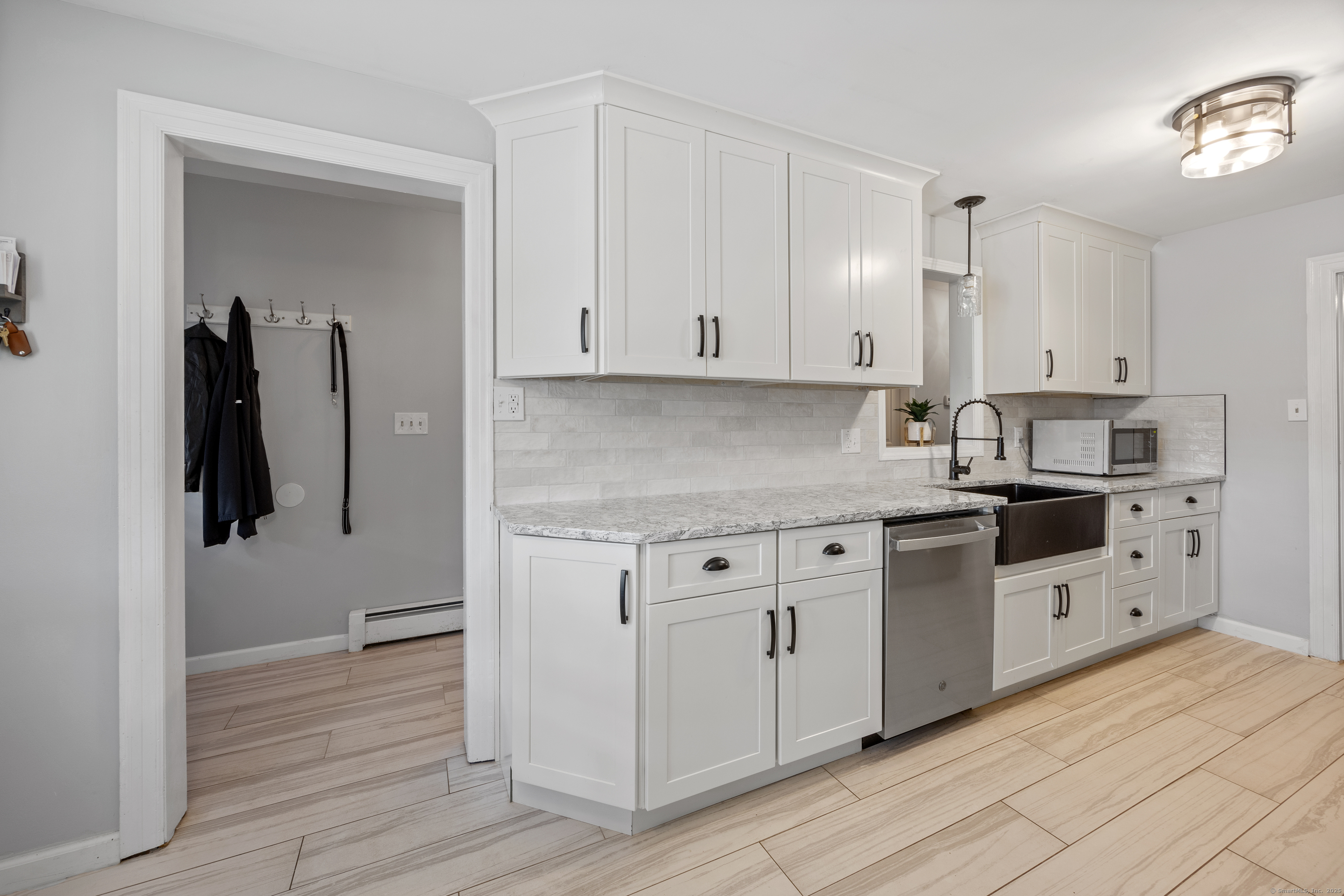 Property Photo:  468 Main Street  CT 06451 