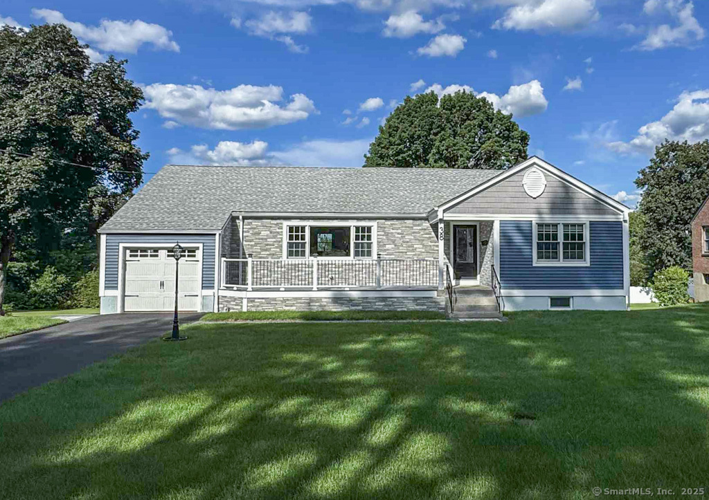 Property Photo:  38 Longvue Drive  CT 06109 