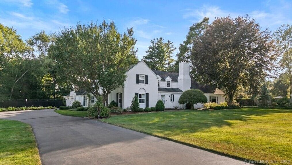 Property Photo:  26 Old Orchard Road  CT 06473 