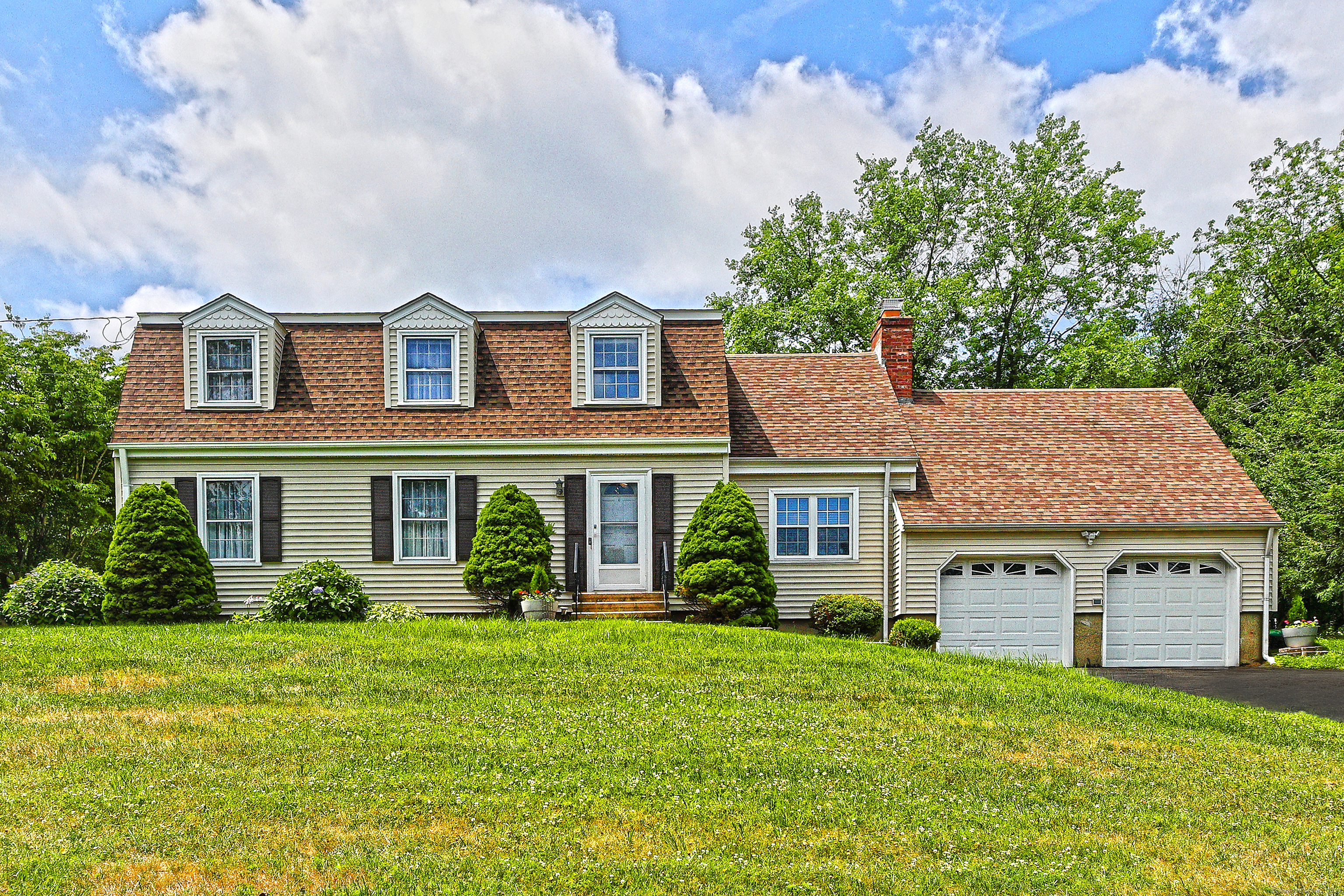 Property Photo:  55 Kings Highway  CT 06473 