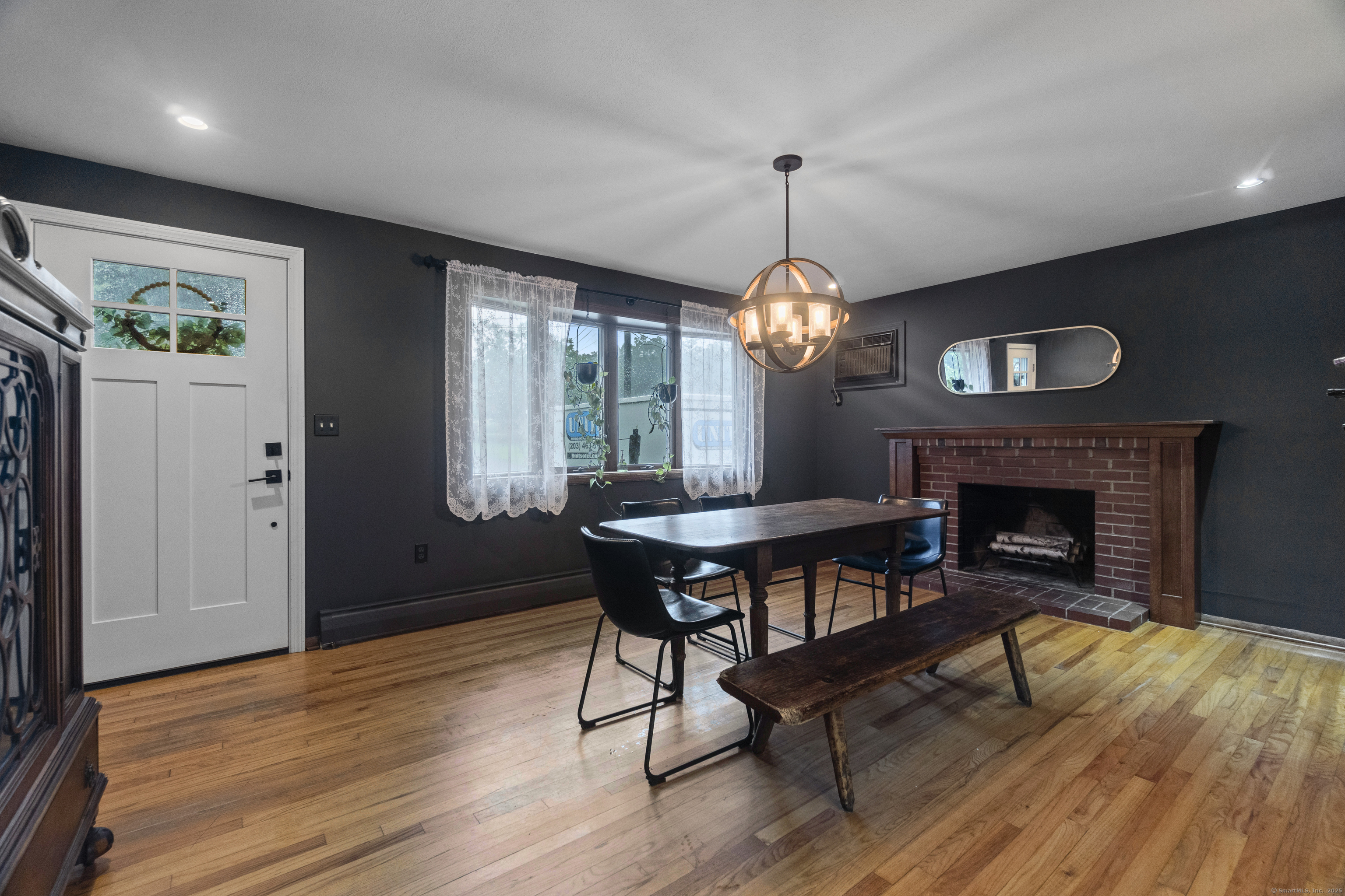 Property Photo: 5 Arwood Road CT 06032