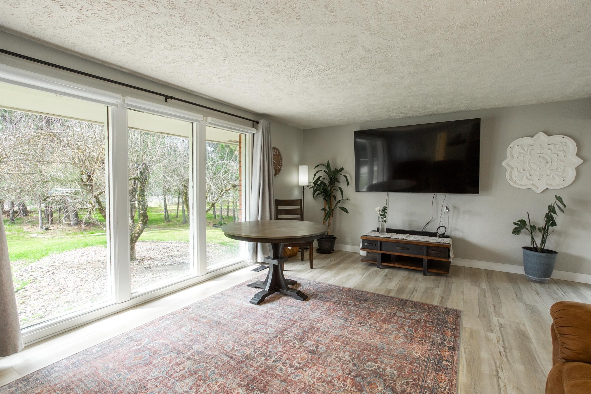 Property Photo: 3425 E Denison Chattaroy Rd WA 99003