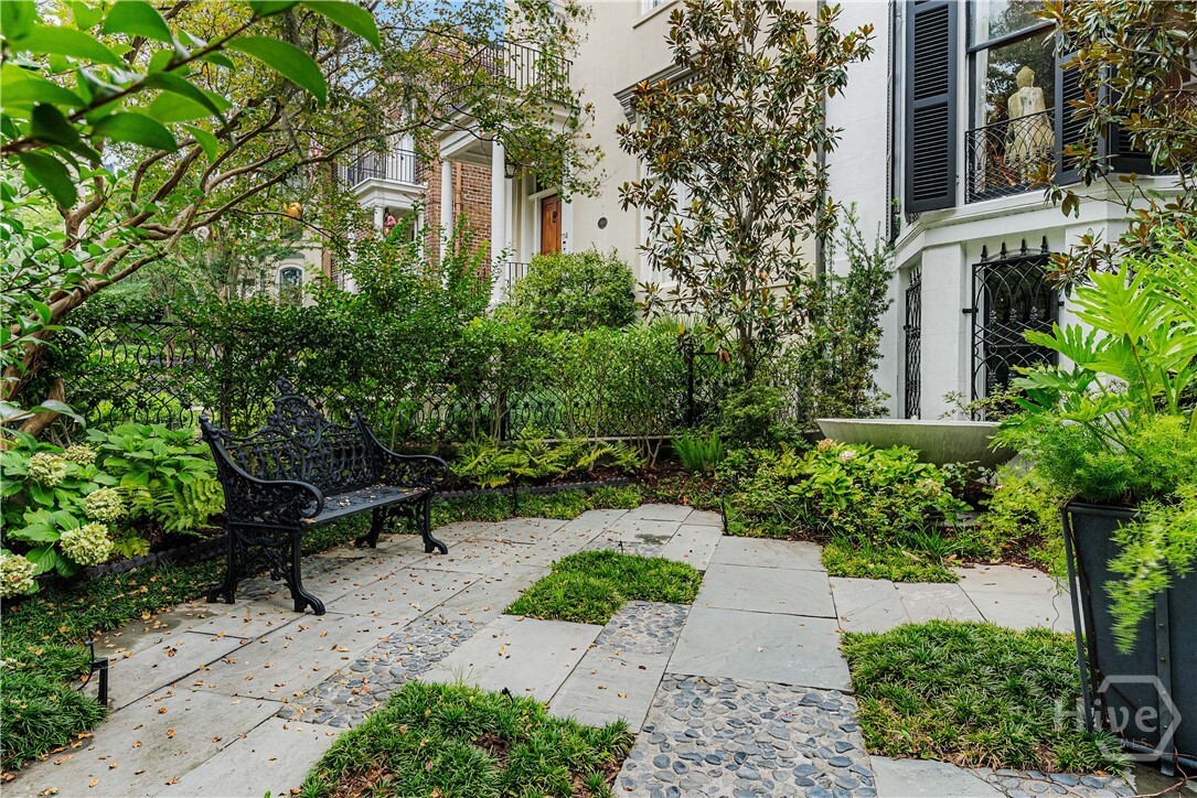 Property Photo: 112 W Gaston Street GA 31401