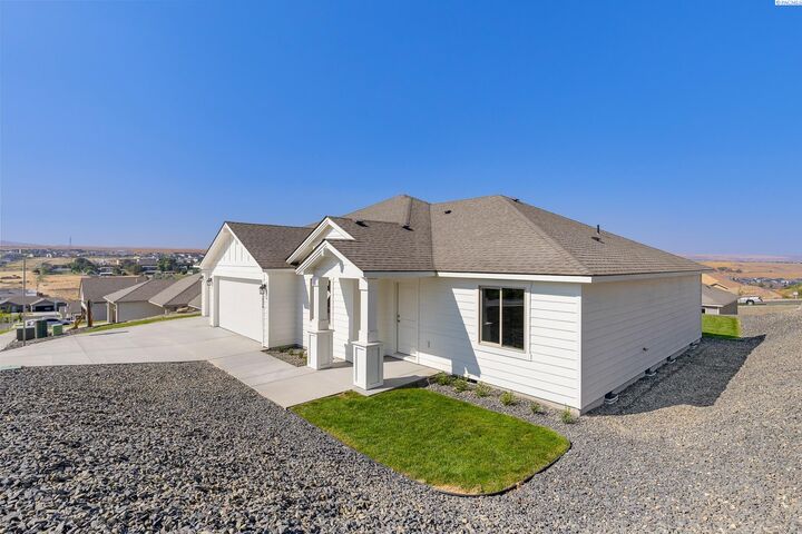 Property Photo: 2836 S Osborne St WA 99338