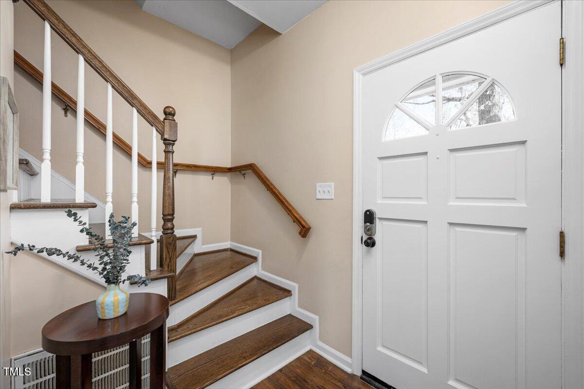 Property Photo: 1701 Point O Woods Court NC 27604