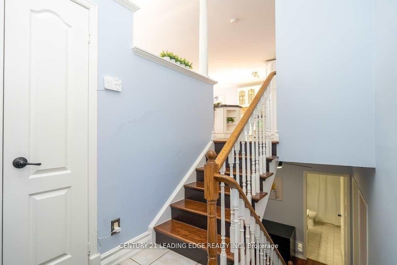 Photo de la propriété: 507 Dunlop Street ON L1N 1V3