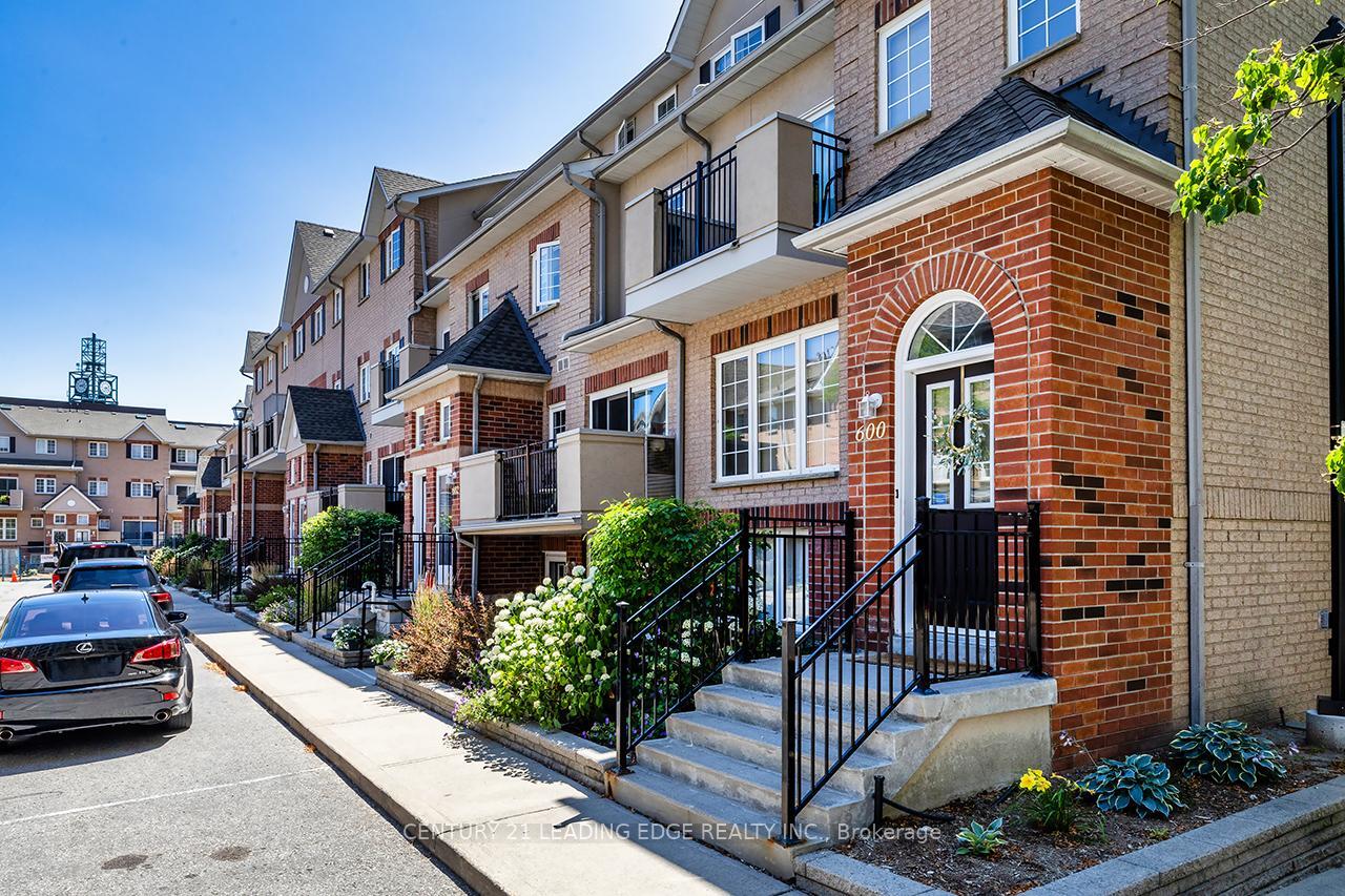 Property Photo: 1400 The Esplanade Drive N 621 ON L1V 6V2