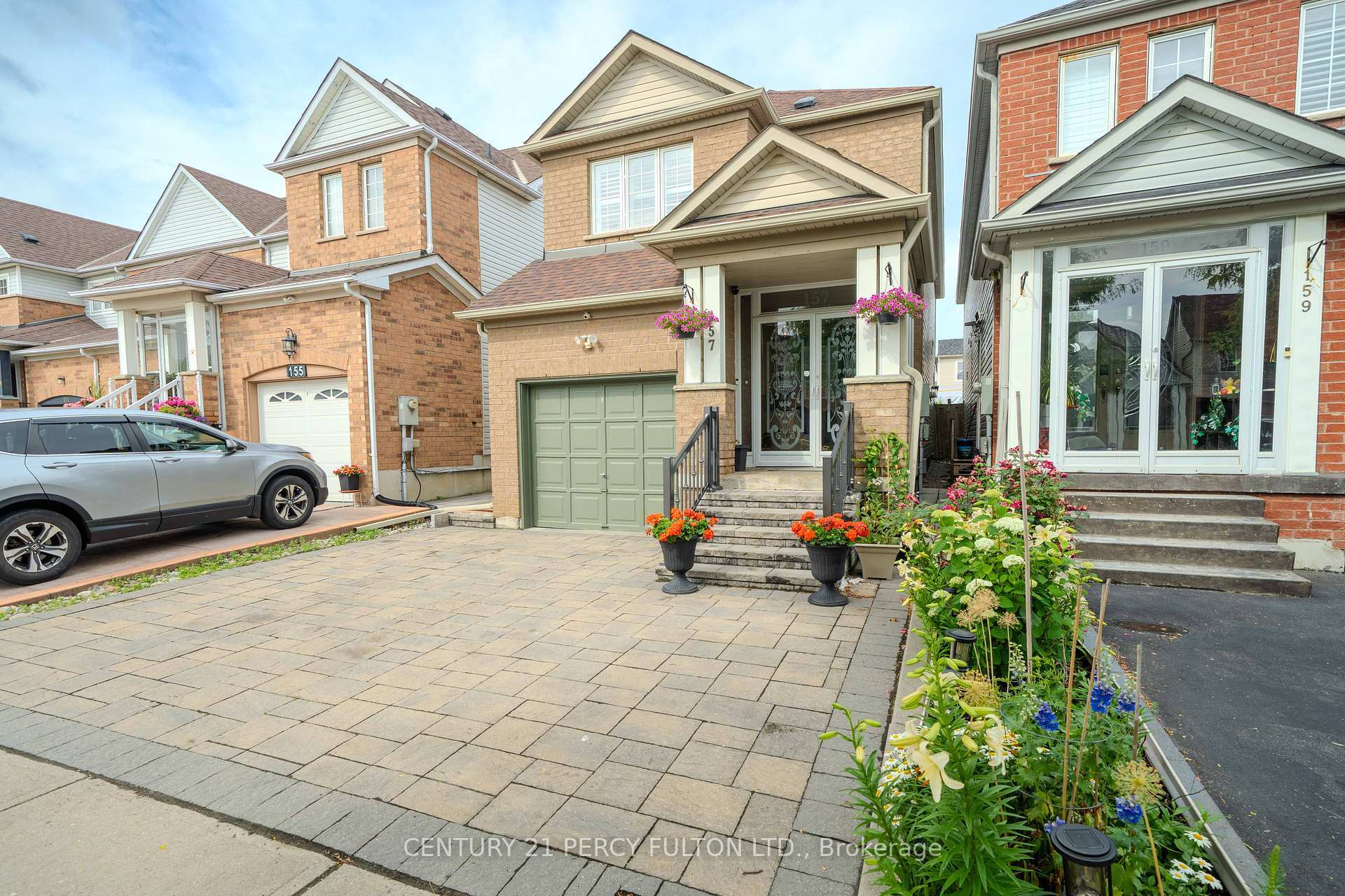 Photo de la propriété: 157 Billingsley Crescent ON L3S 4P3