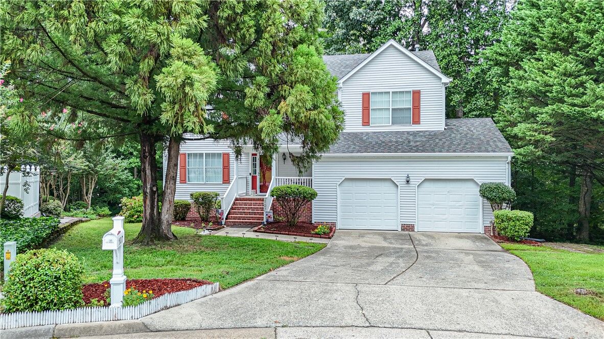 Property Photo: 107 Candlestick Place VA 23185