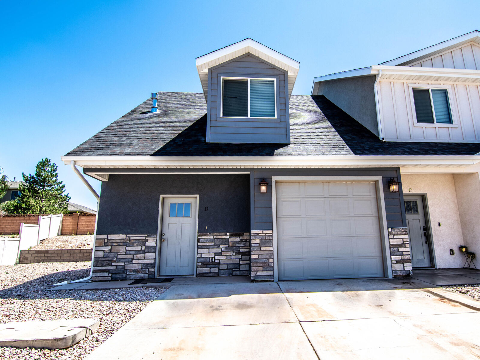 Property Photo: 1577 S Topaz Dr #D UT 84720