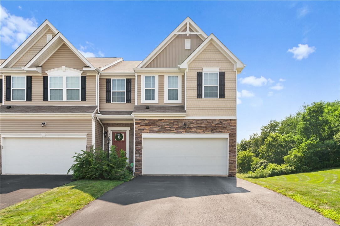 Property Photo: 6476 Lindsey Lane PA 15632