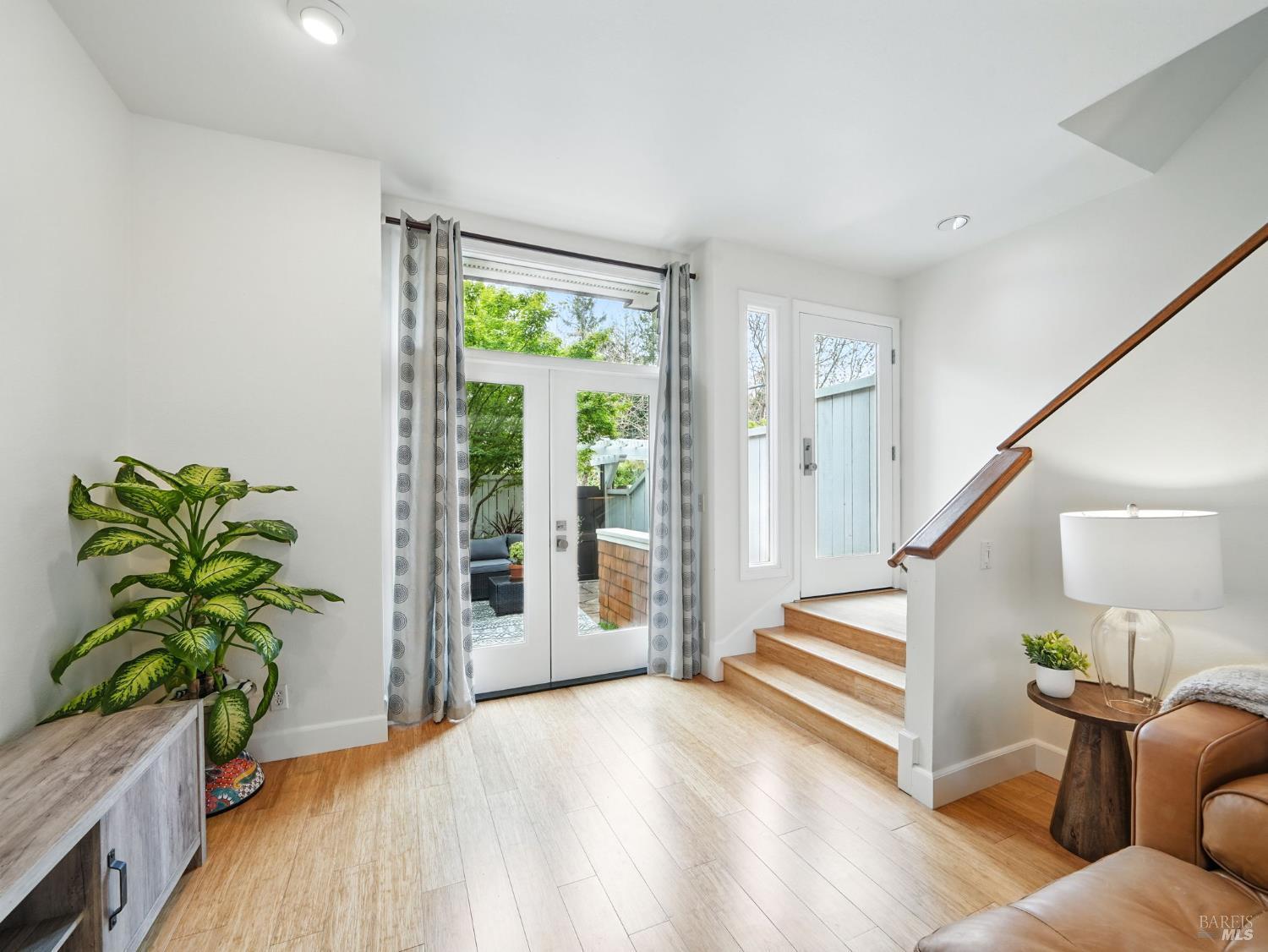 Property Photo: 76 Ross Avenue 4 CA 94960