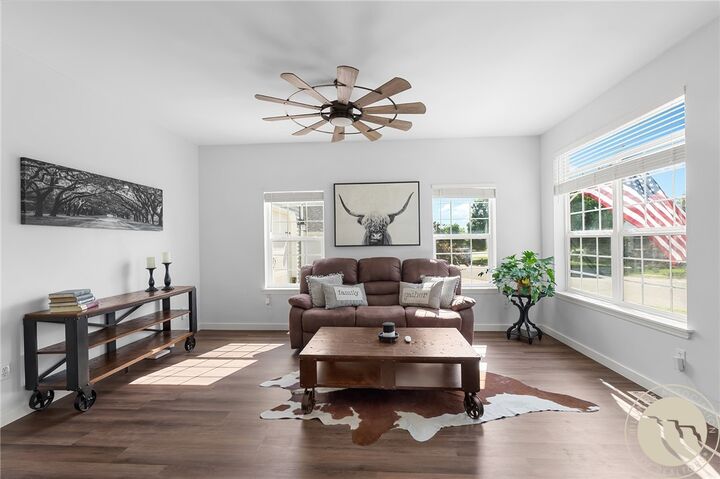 Property Photo: 1409 Twin Oaks Drive MT 59105
