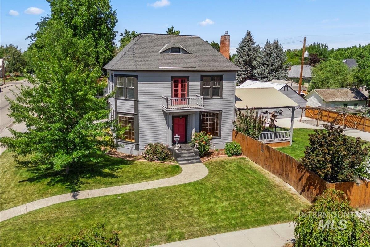 Property Photo: 304 W Main ID 83672