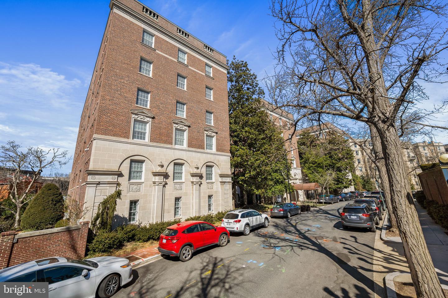 Property Photo: 1661 Crescent Place NW 204A DC 20009