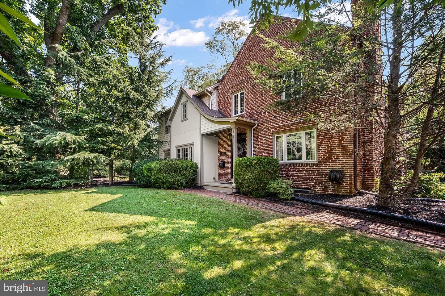 Property Photo: 801 N President Avenue PA 17603