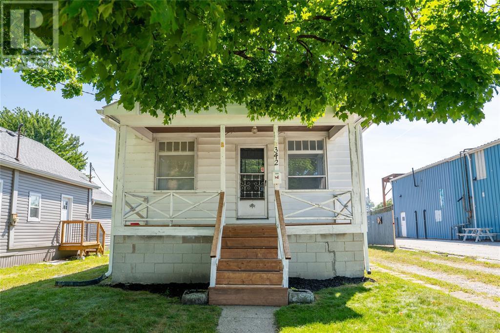 Photo de la propriété: 342 Queen Street ON N7T 2S2