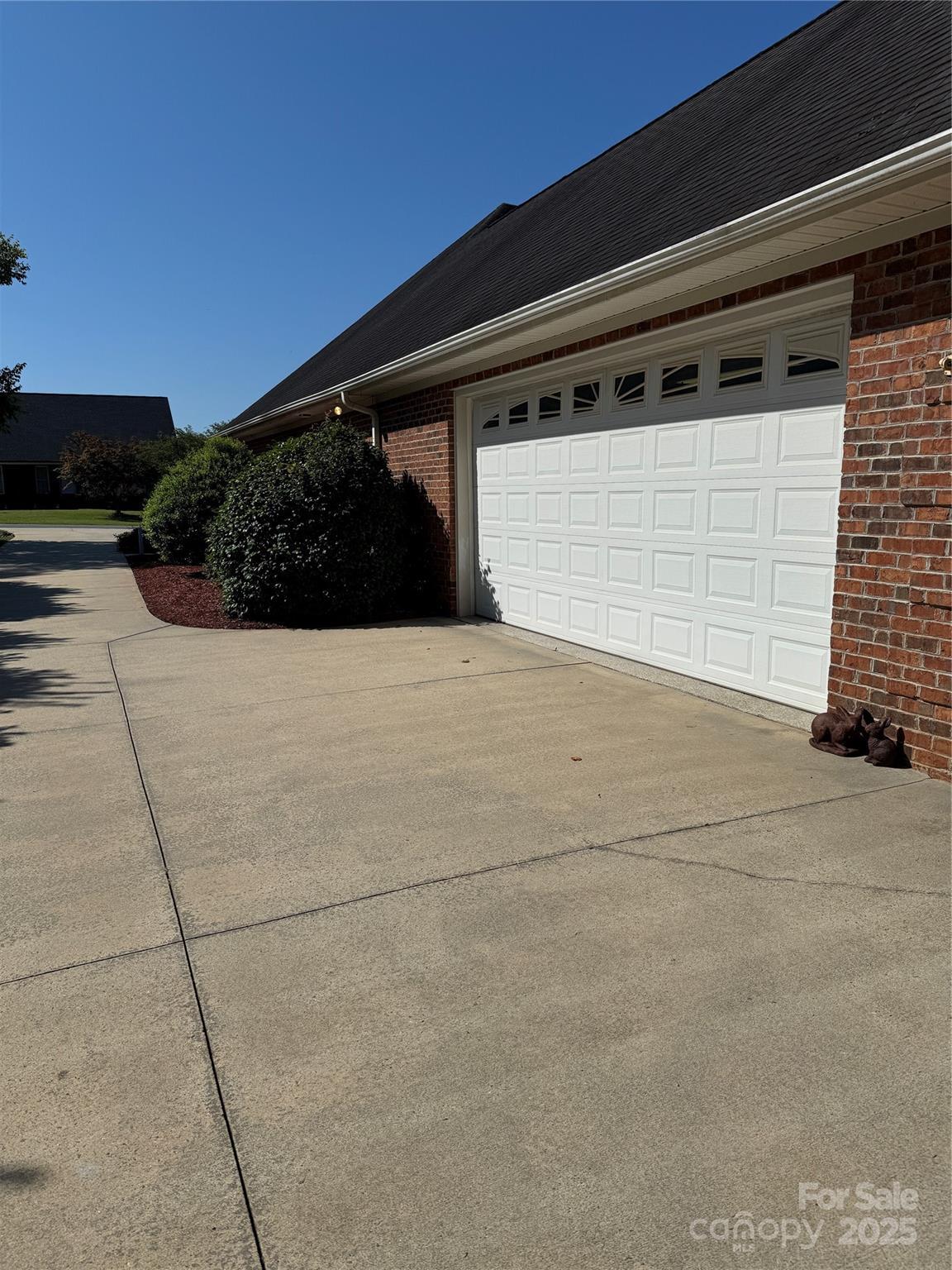 Property Photo: 2911 Weatherfield Drive NC 28092