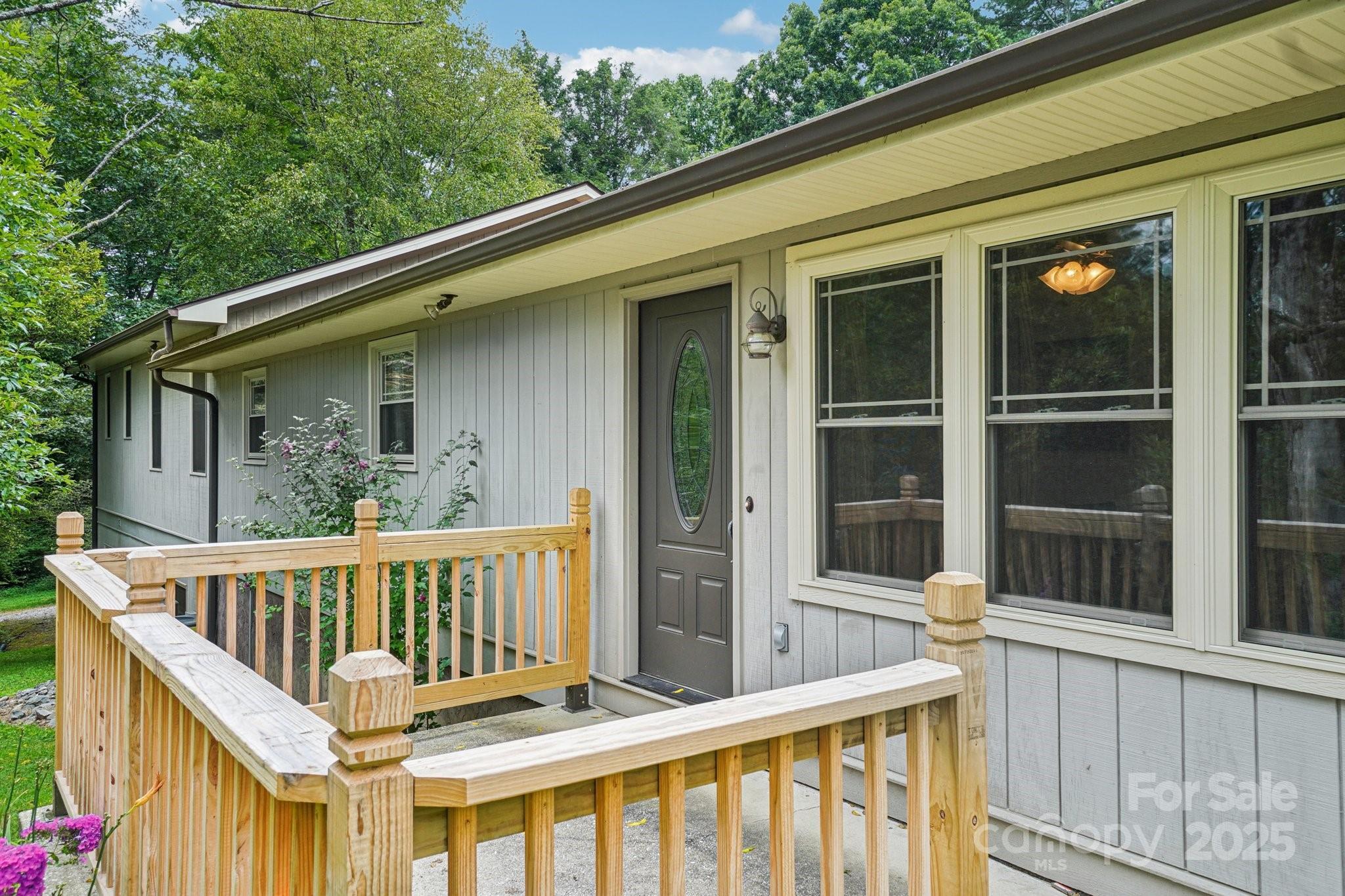 113 Heaton Street  Hendersonville NC 28739 photo