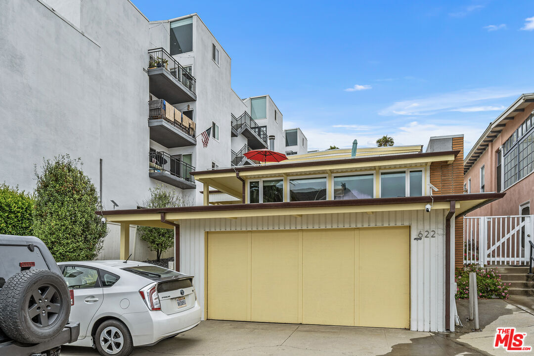 Property Photo:  622 Esplanade  CA 90277 