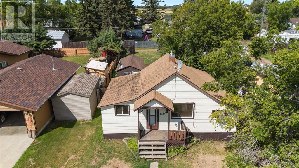 Property Photo:  4945 52 Street  AB T0B 4C0 