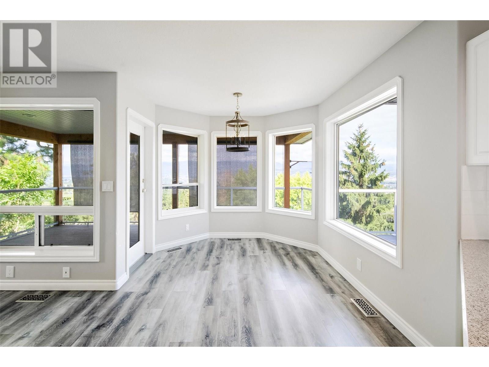 Photo de la propriété:  1180 Ray Road  BC V1X 6R5 