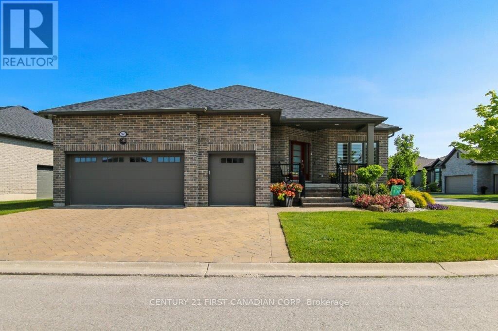 Property Photo:  2441 Moe Norman Way  ON N6K 5R5 