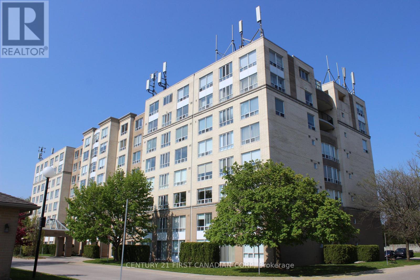 Property Photo: 1510 Richmond Street 209 ON N6G 4V2