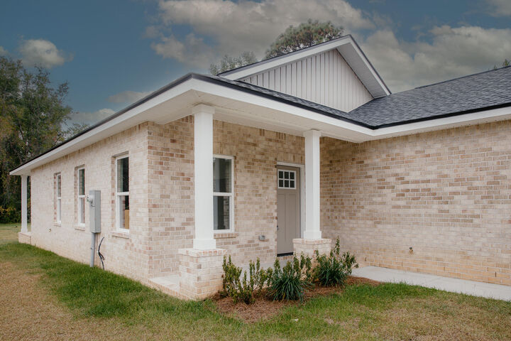 Property Photo:  3152 Auburn Road  FL 32539 