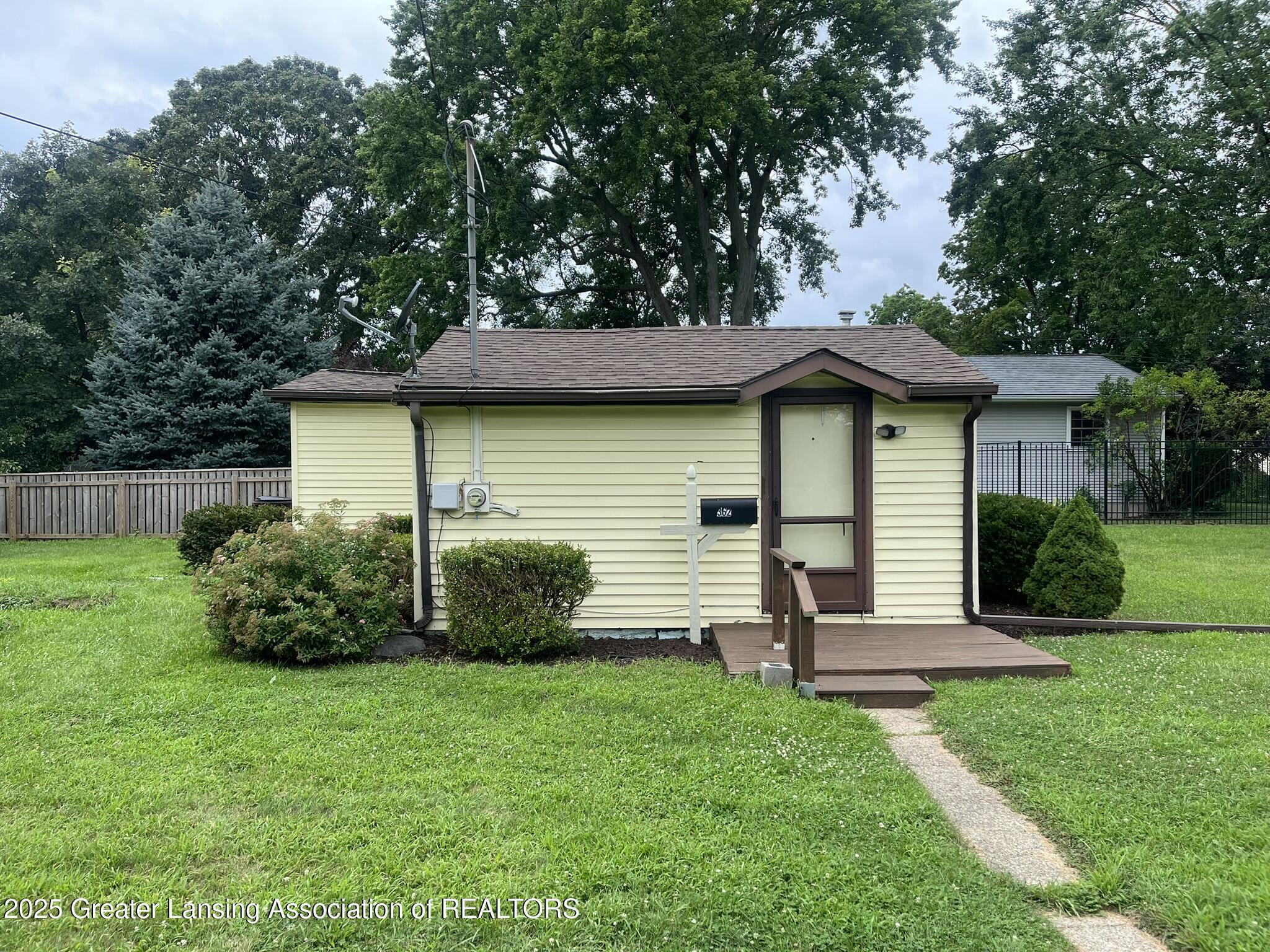 Property Photo:  362 E South Street  MI 48854 