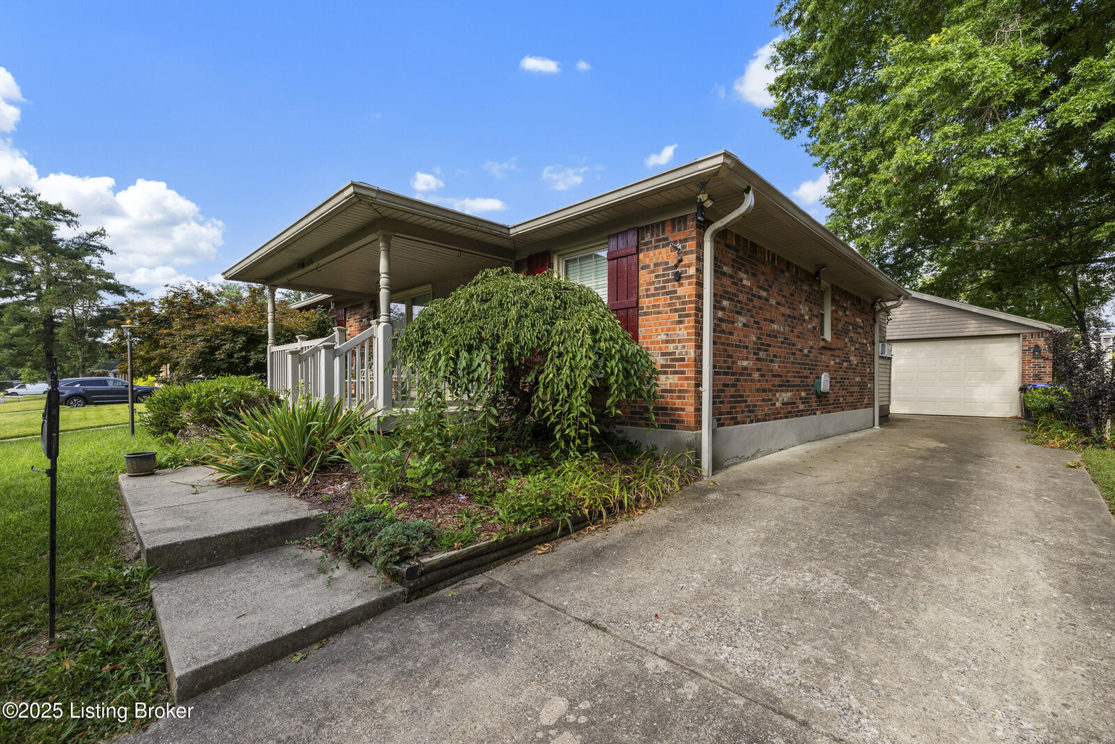 Property Photo: 4208 Saint Thomas Ave KY 40218