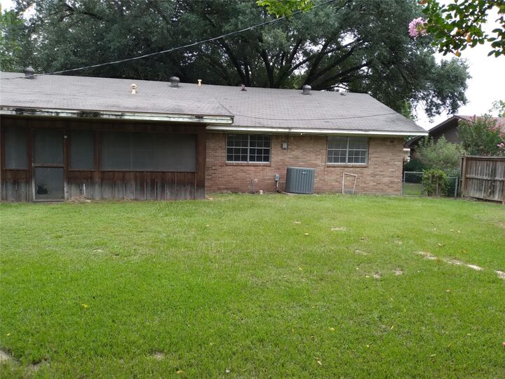 Property Photo: 1301 Plantation Drive TX 75835