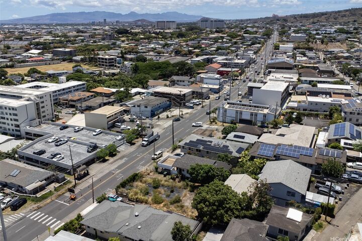 1126 N School Street  Honolulu HI 96817 photo
