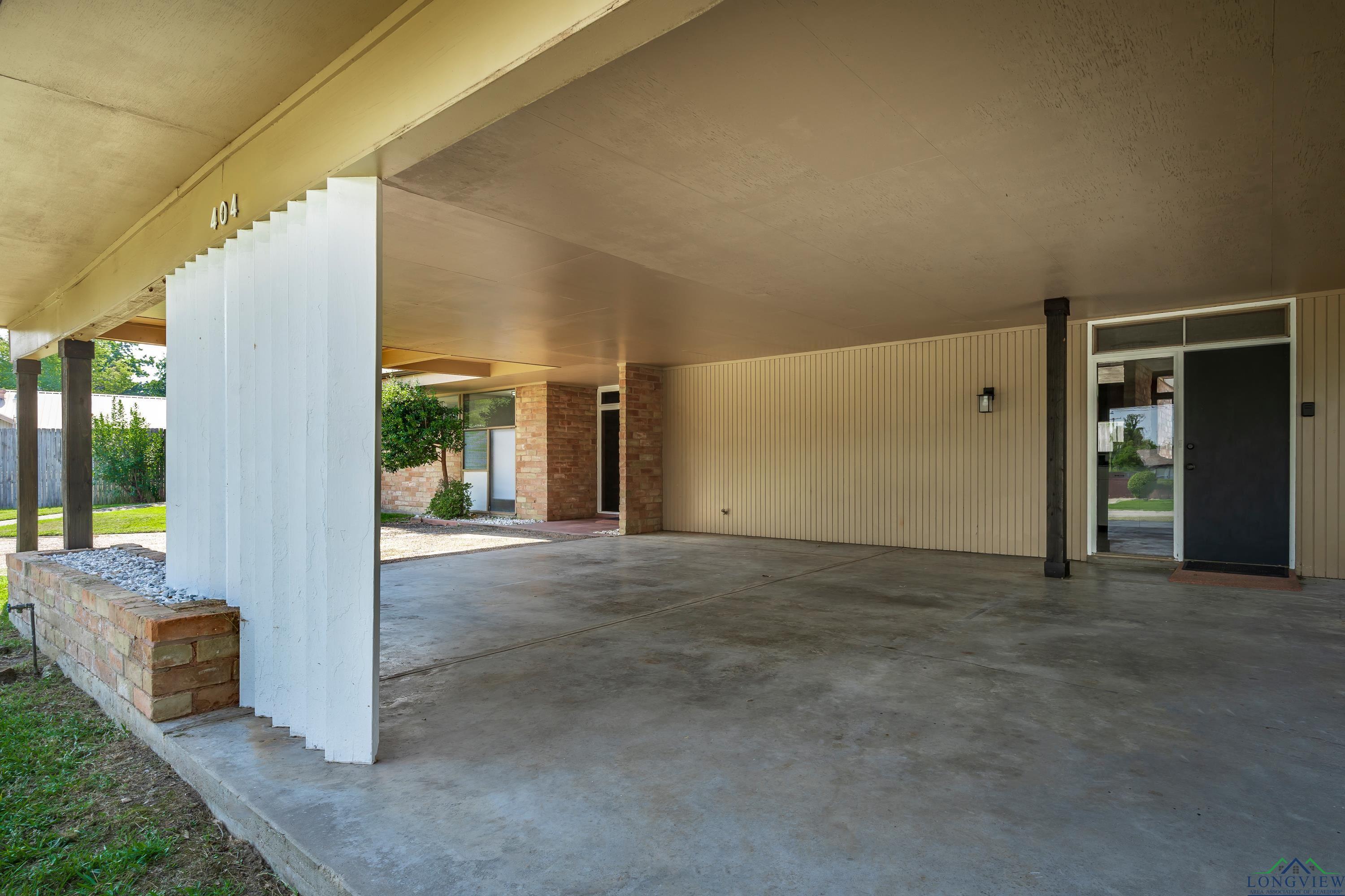 Property Photo:  404 W Garfield Dr.  TX 75602 