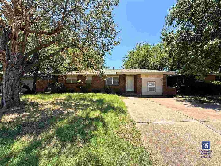 5318 NW Columbia Avenue  Lawton OK 73505-5729 photo