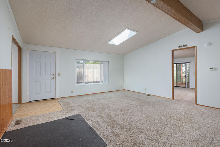 Property Photo:  211 NE 70th Street  OR 97365 