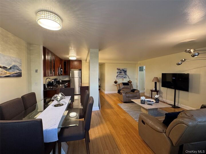 Property Photo:  820 Boynton Avenue 6K  NY 10473 