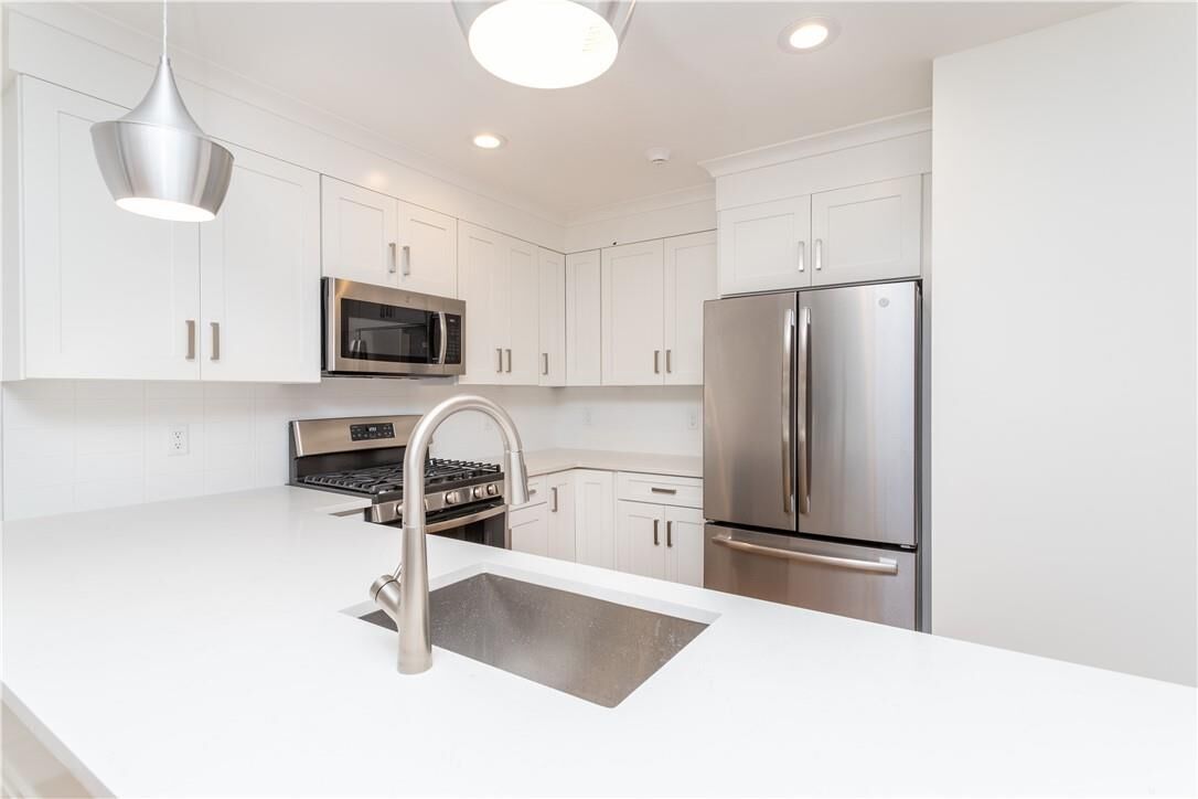 Property Photo: 121 Fisher Avenue 14 NY 10606