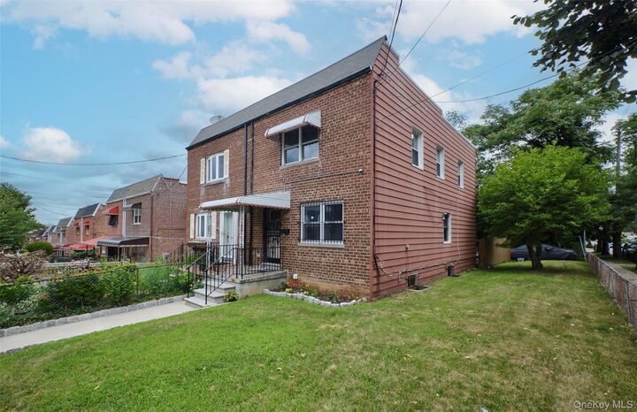 Property Photo:  3000 Radcliff Avenue  NY 10469