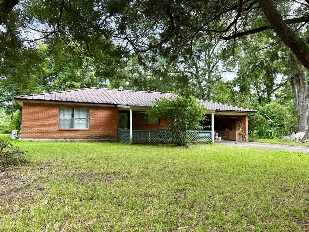 Property Photo:  1014 River Rd.  TX 77335 