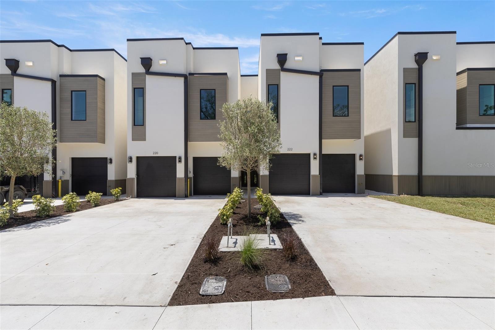 Property Photo:  220 Hesperides Street N  FL 33609 